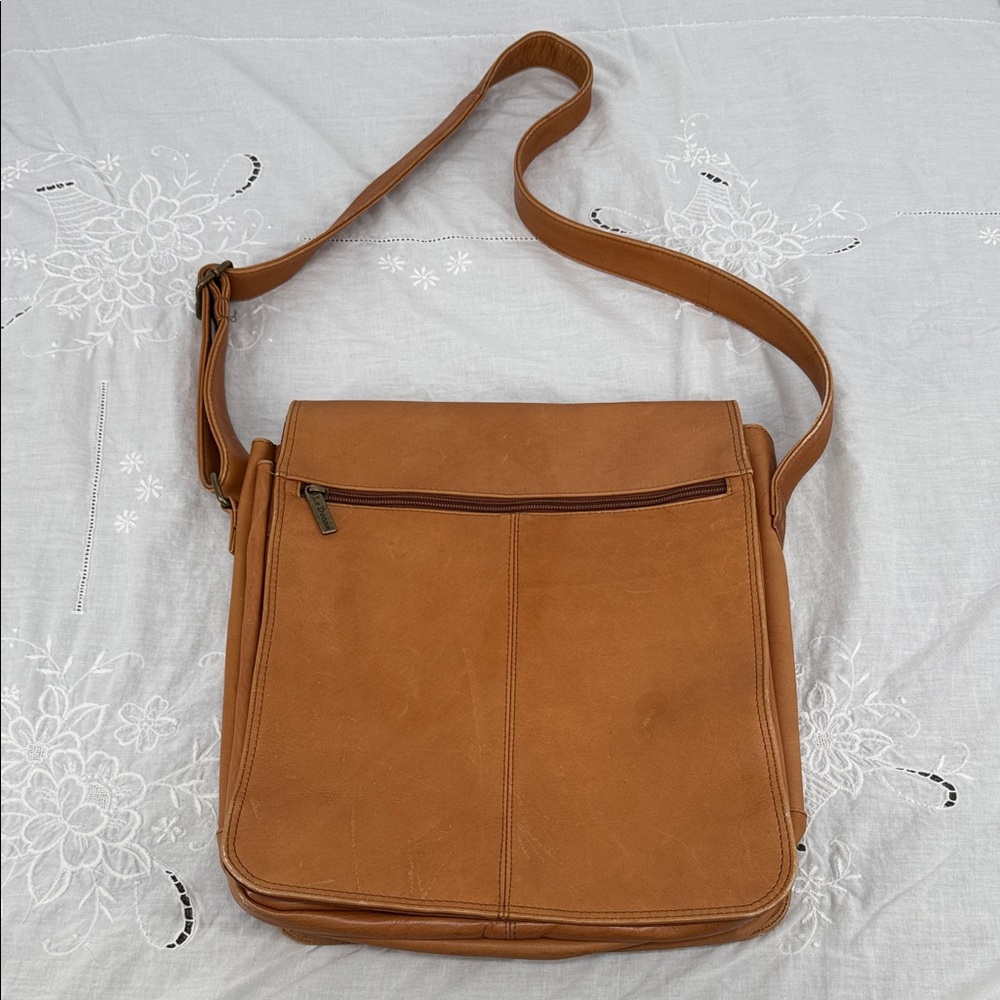 Le Donne Bag Messenger Laptob Crossbody Tan Brown Leather Commute Work Travel